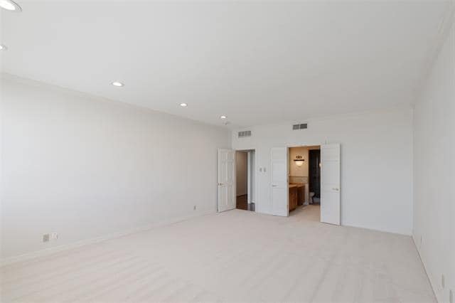 Building Photo - 6335 W Northwest Hwy