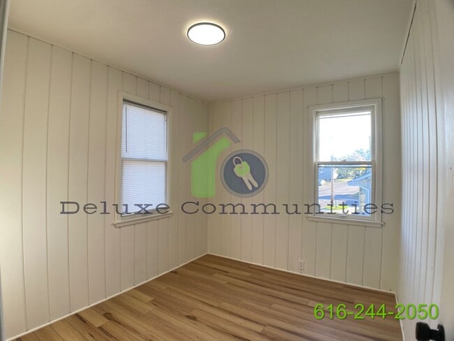 Building Photo - 4366 Prairie St SW