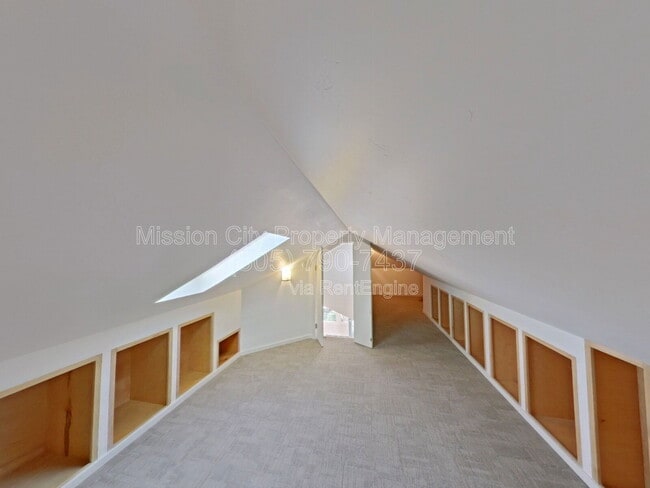 Building Photo - 328 W Pedregosa St