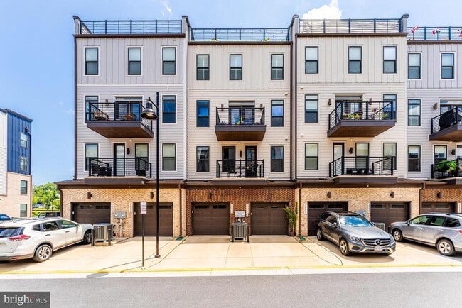 Building Photo - 1668 Bandit Loop