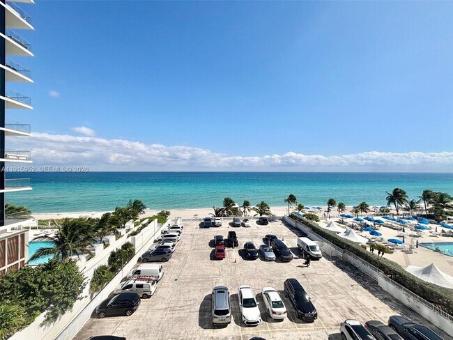 Building Photo - 2030 S Ocean Dr
