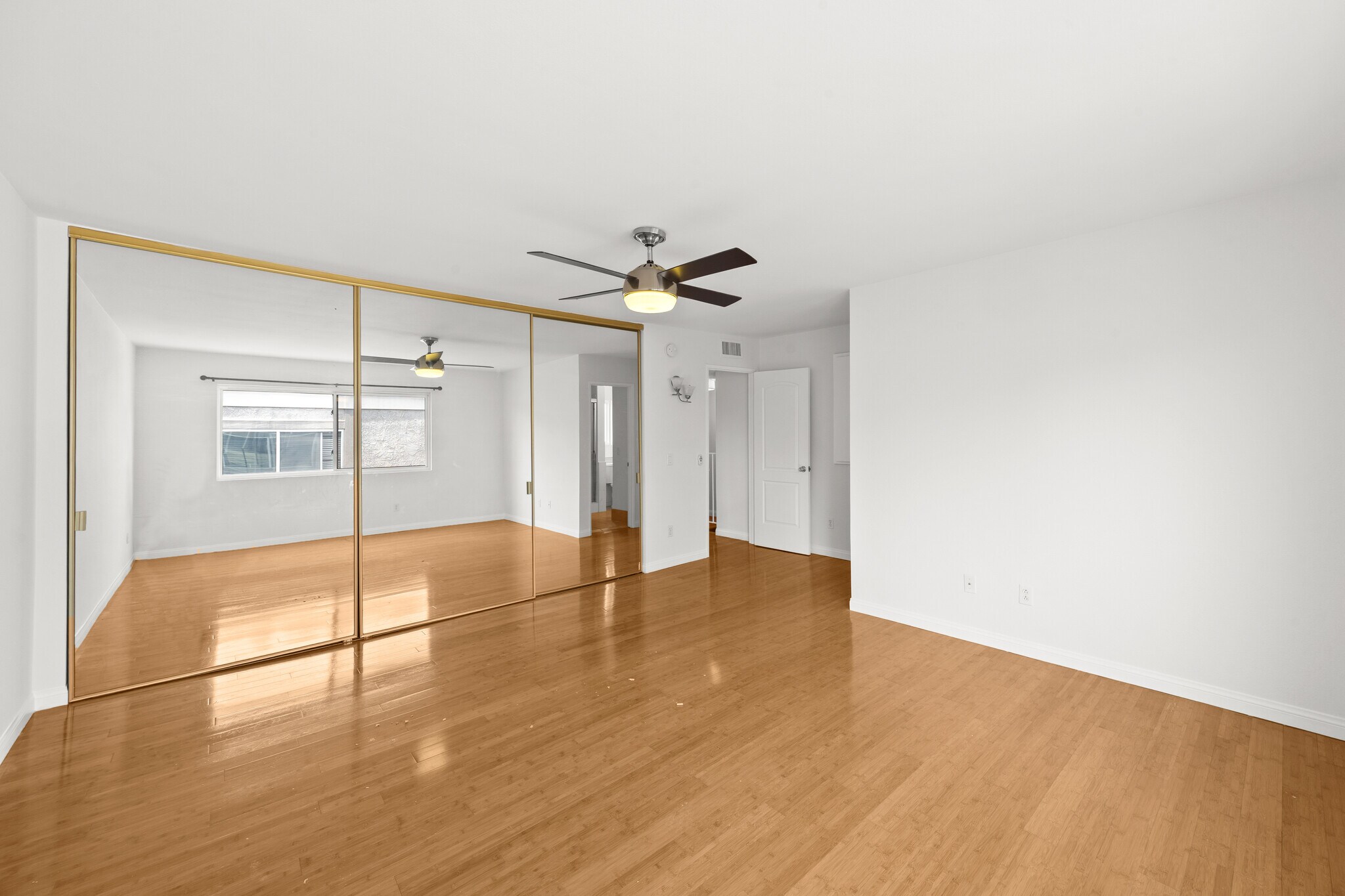 Building Photo - 18333 Hatteras St