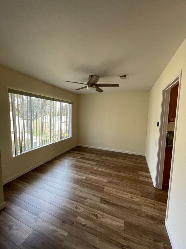 Building Photo - Terrific 3Br/2.5Ba Townhome in Scripp Ranch