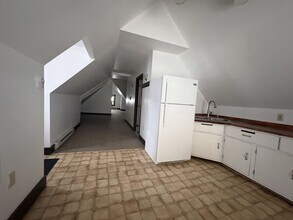 Building Photo - 72-74 Hanks St, Lowell