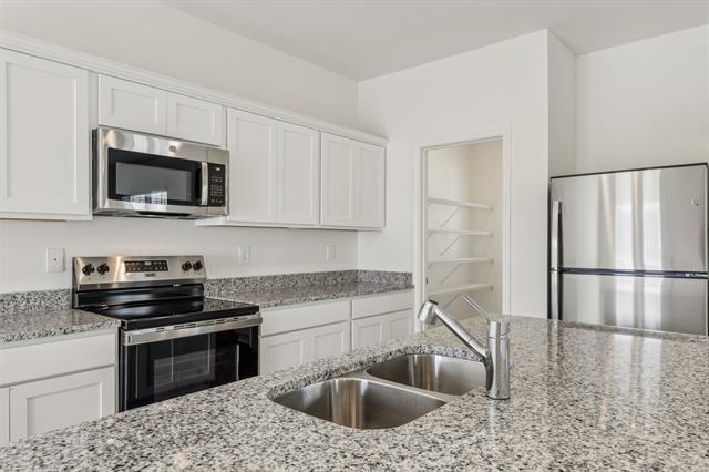 Building Photo - 3225 Landslide Dr