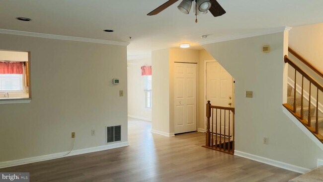 Building Photo - 6615 Buskin Ln