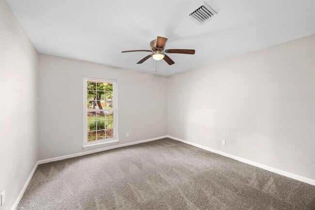 Building Photo - 24402 Pine Canyon Dr