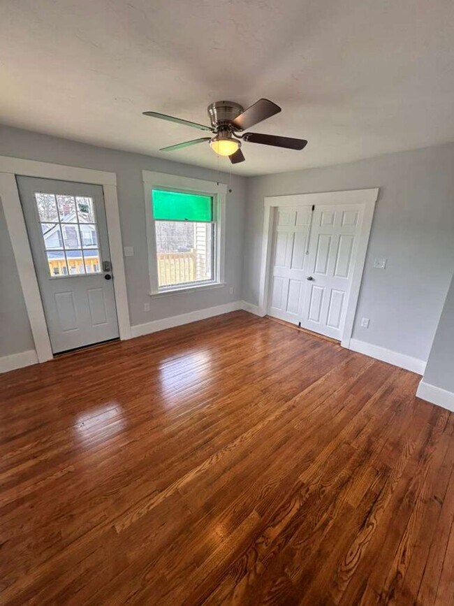 Building Photo - 67 Fairlawn Ave