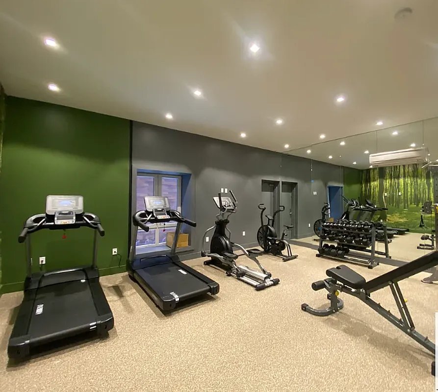 Building Photo - 223 E 93rd St