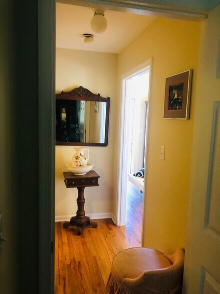 Building Photo - 210 Alum Springs Rd