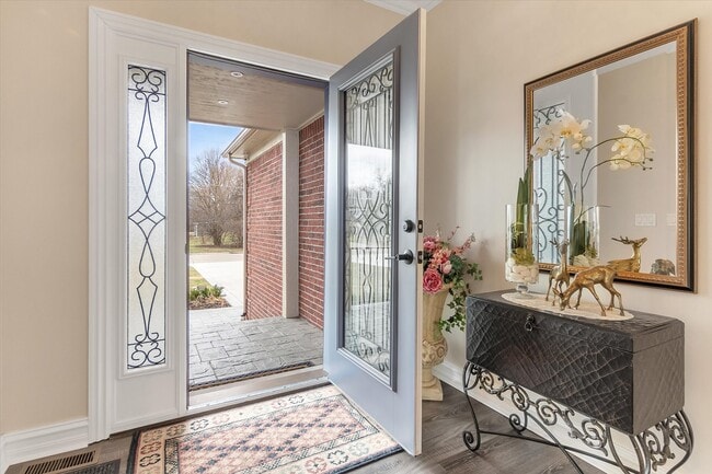 Building Photo - 37440 Curwood Dr