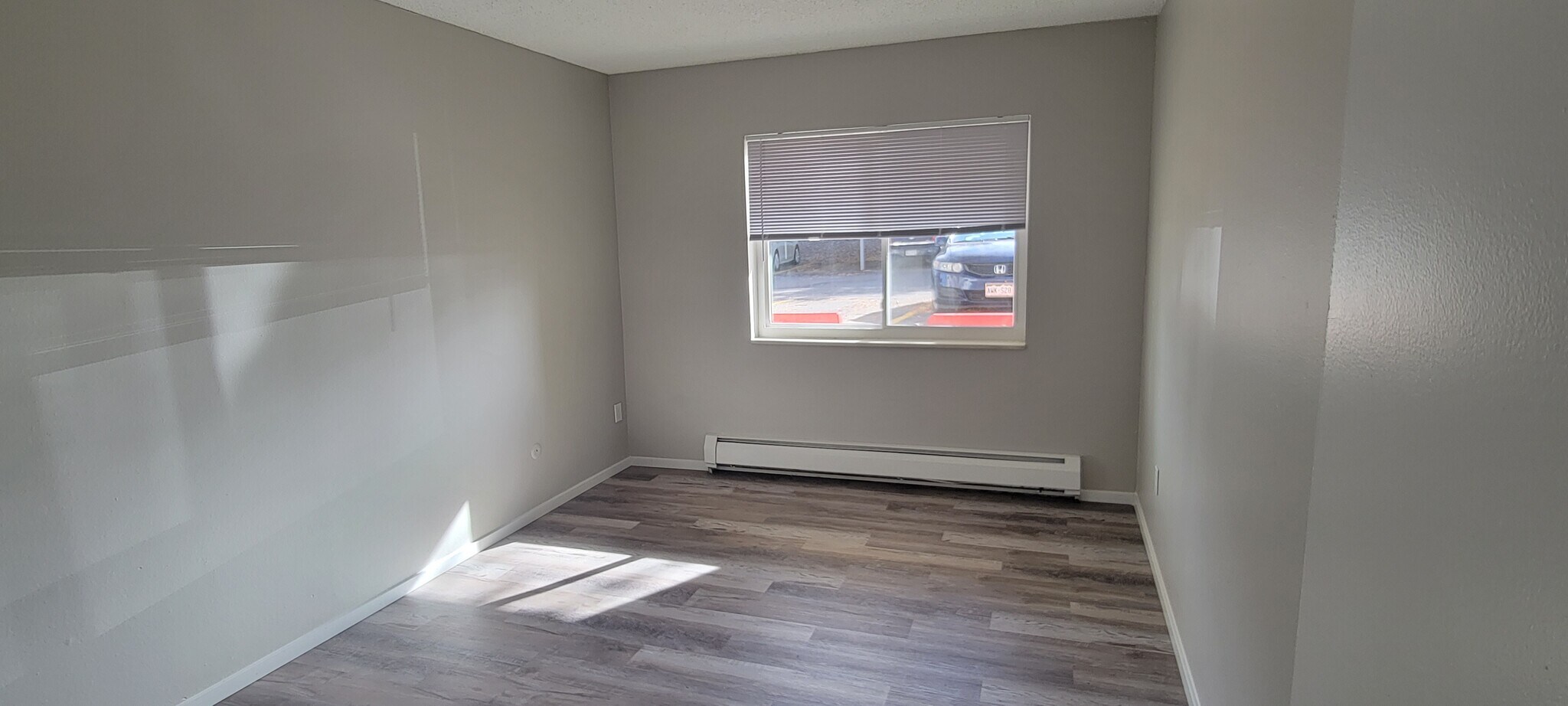 Building Photo - 5770 E Warren Ave