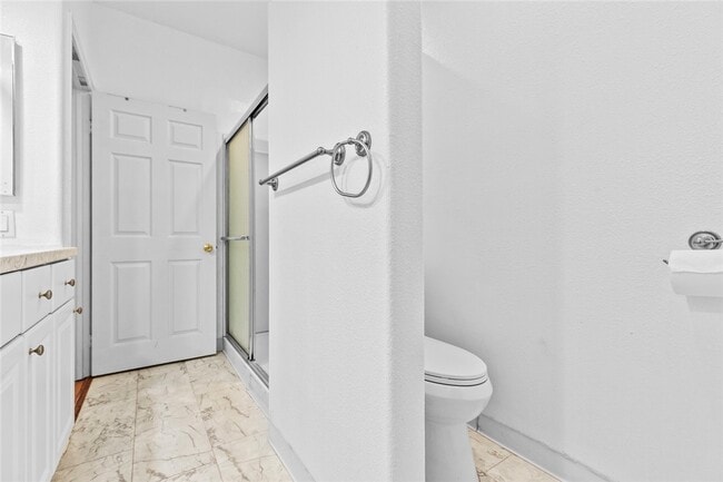 Building Photo - 16940 Chatsworth St