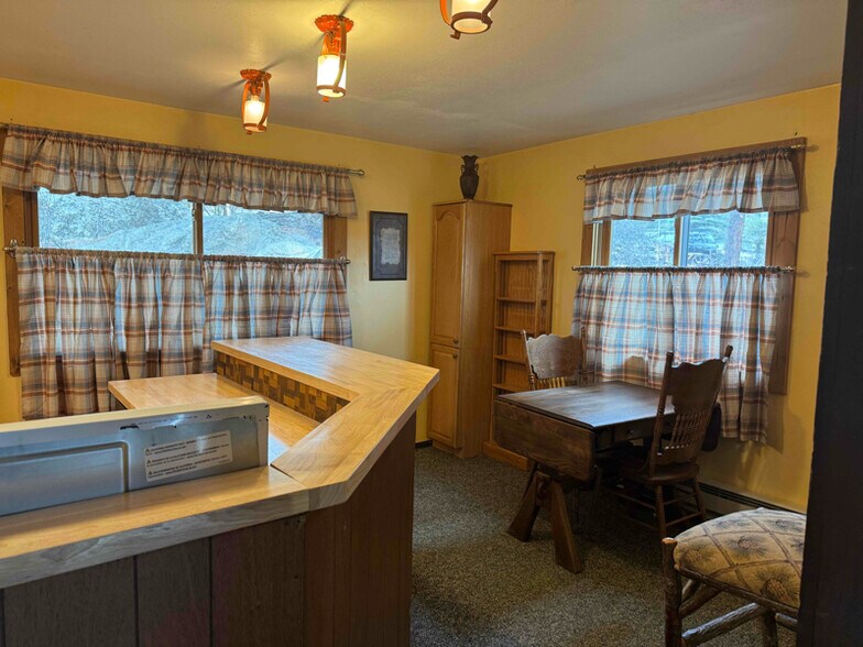 Building Photo - 420 Big Horn Dr