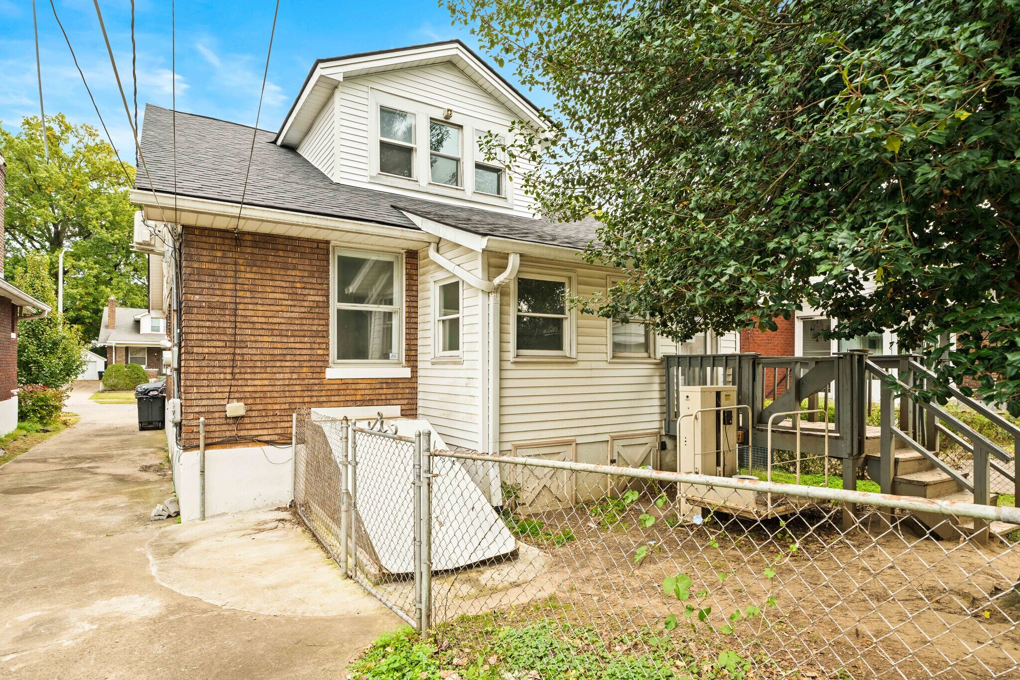 Building Photo - 2416 Sherry Rd