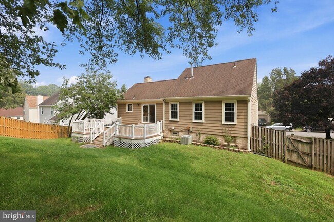 Building Photo - 7690 Green Garland Dr