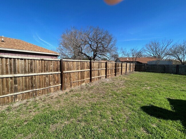 Building Photo - 8846 Old Sky Harbor Dr