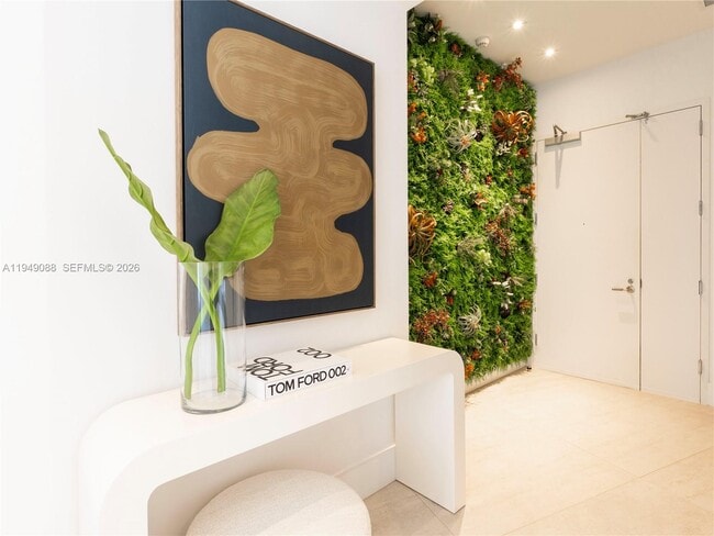 Building Photo - 2669 S Bayshore Dr