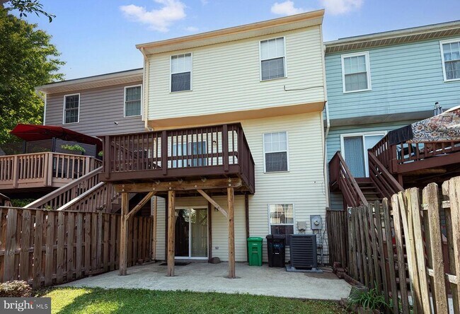 Building Photo - 2406 Rosecroft Ct