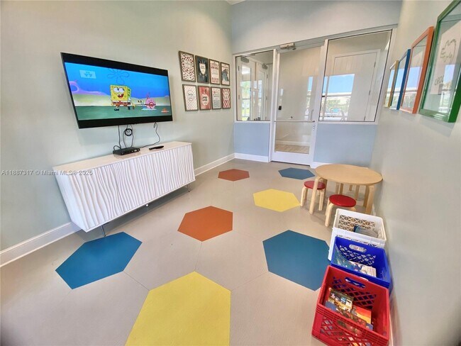 Building Photo - 7879 NW Greenbank Cir