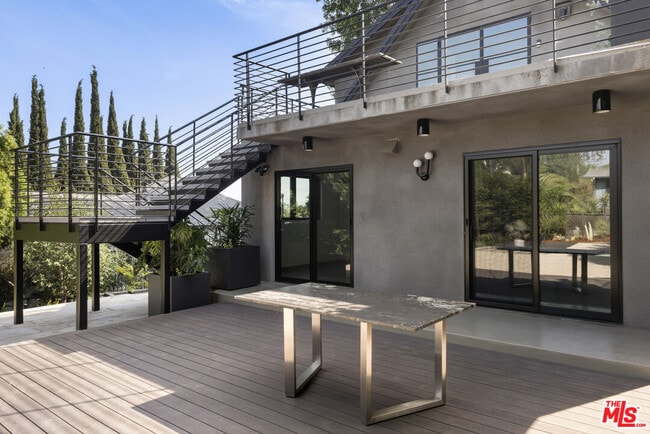 Building Photo - 2287 Baxter St