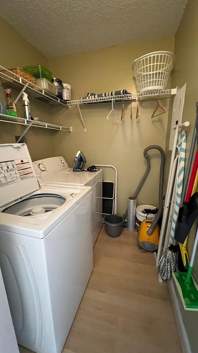 Building Photo - 19801 E Country Club Dr