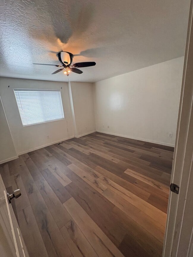 Building Photo - 159 W 700 N