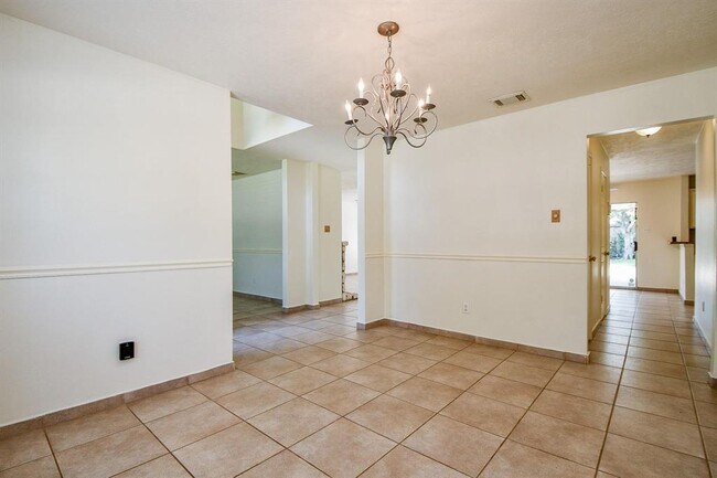 Building Photo - 22510 Holly Lake Dr