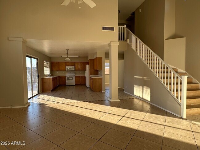 Building Photo - 10971 W Rio Vista Ln