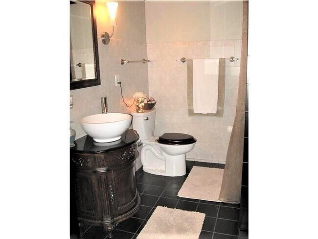 Building Photo - 116 Adams St