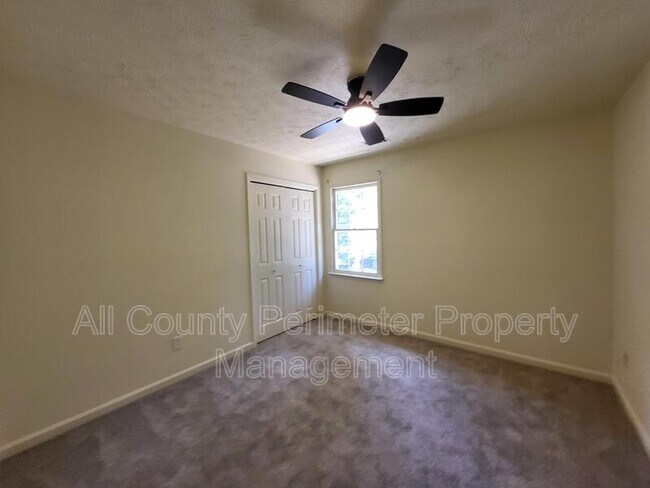 Building Photo - 1920 Shoreline Trace SW