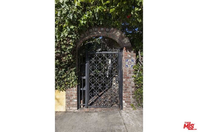 Building Photo - 1829 Griffith Park Blvd