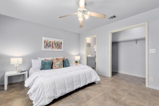 Building Photo - 6209 Langham St