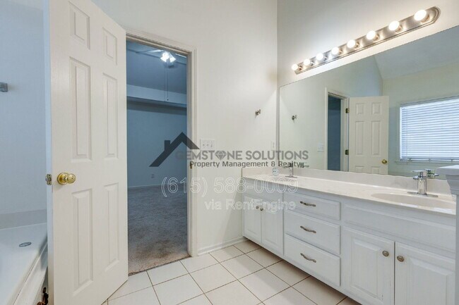 Building Photo - 1035 Watauga Ct