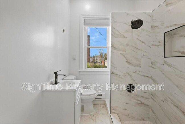 Building Photo - 27 Wayside Ave