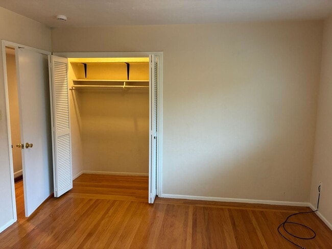 Building Photo - Beautiful 3 bedroom/1.5 bath Home in S. Land Park