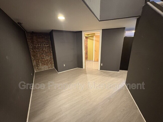 Building Photo - 1617 California St