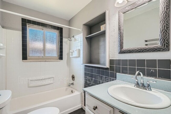 Building Photo - 1060 S Decatur St