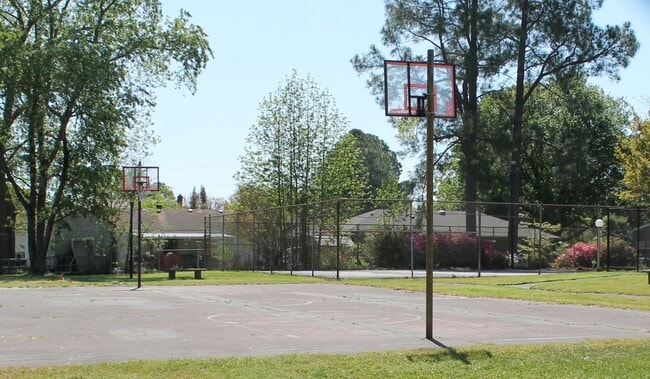 Building Photo - Ranch Home - Backs to Community Pool & Playgrounds - Pet-Friendly - Available 06-23-26!