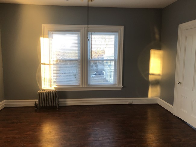 Building Photo - HUGE NEWLY RENOVATED 1BR IN HISTORIC HOME ...