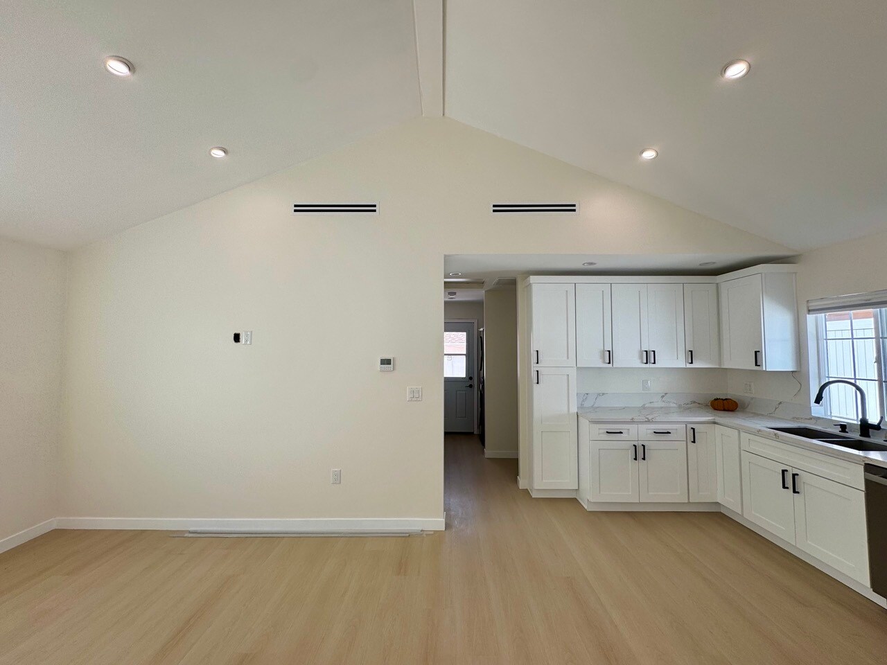 Building Photo - 8980 Oswego St