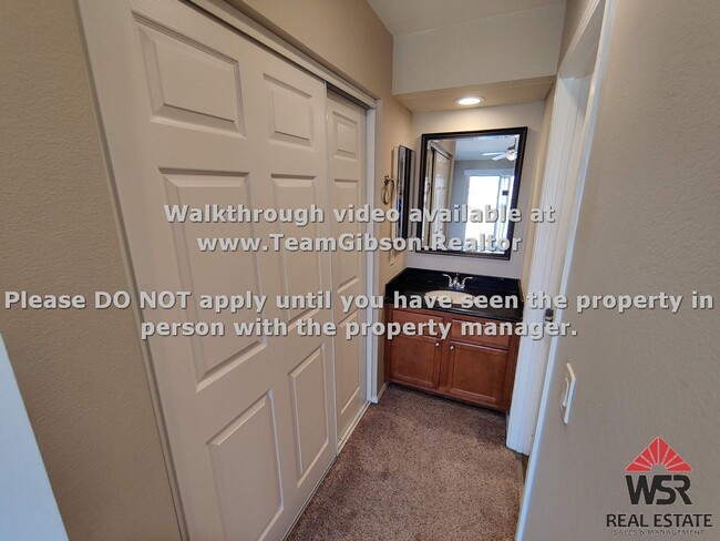 Building Photo - 2 Bedroom, Upstairs Condo