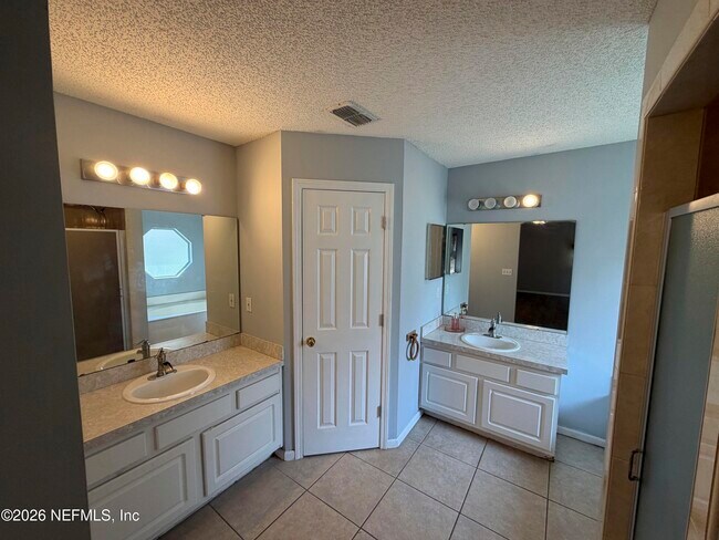Building Photo - 4271 Hanging Moss Dr