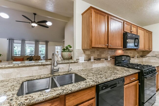 Building Photo - 22314 Rangeview Dr