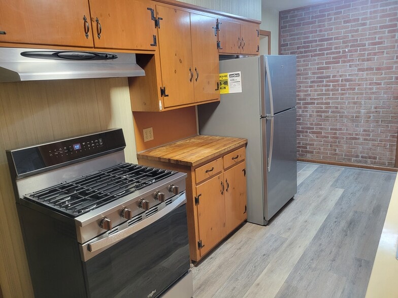 Building Photo - 2123 Eileen Rd