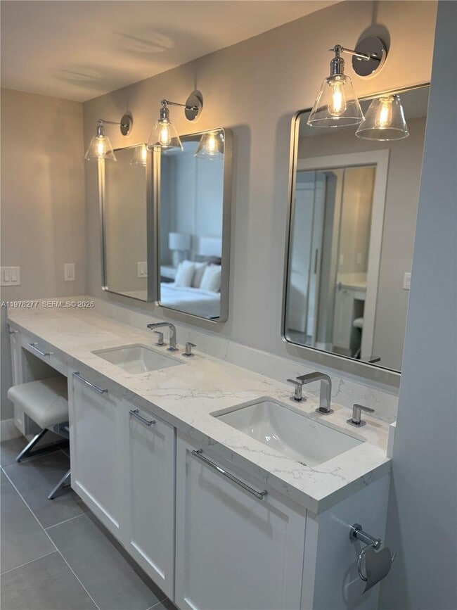 Building Photo - 6700 NW 114th Ave