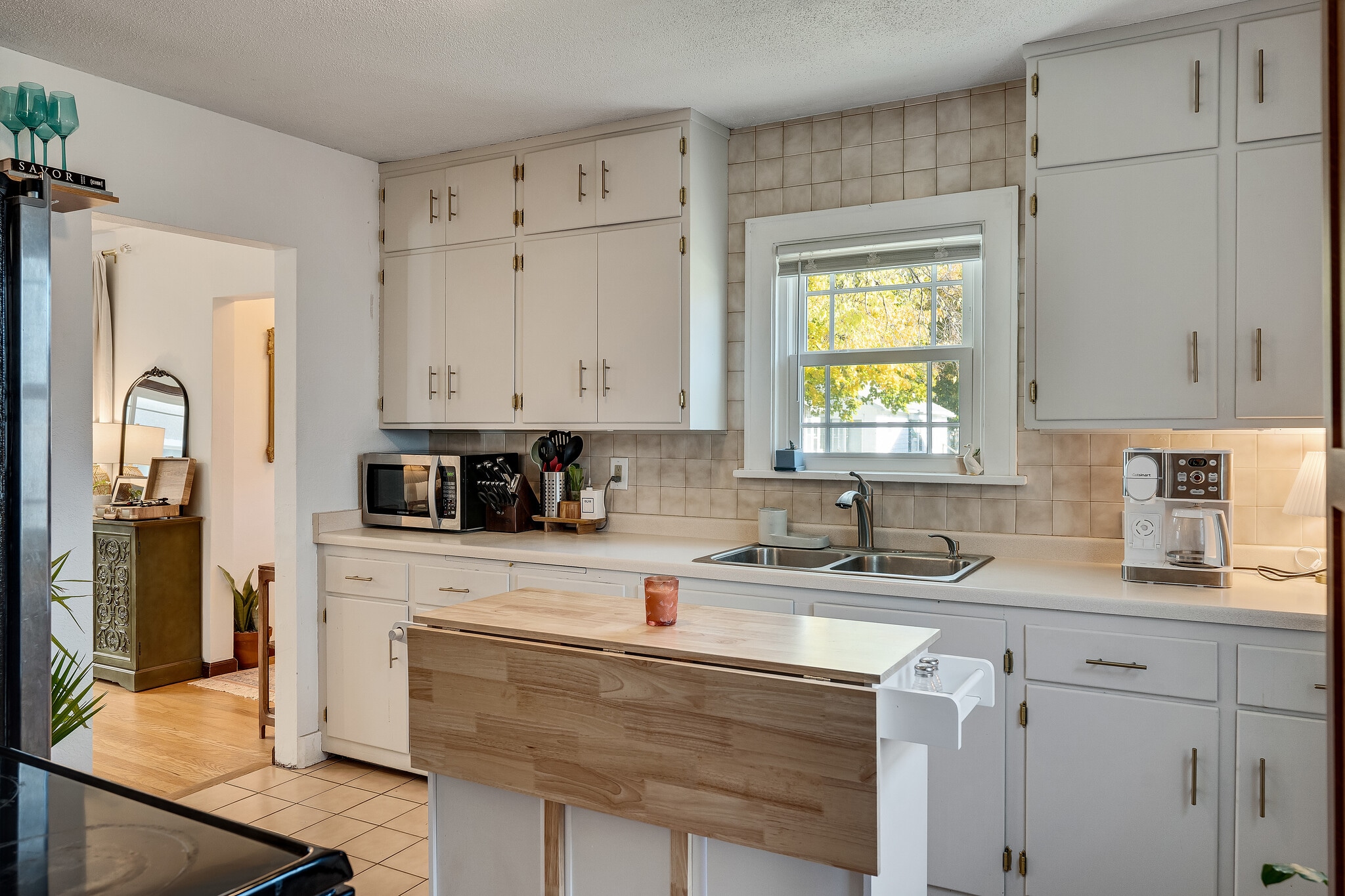 Building Photo - 2015 Wood St