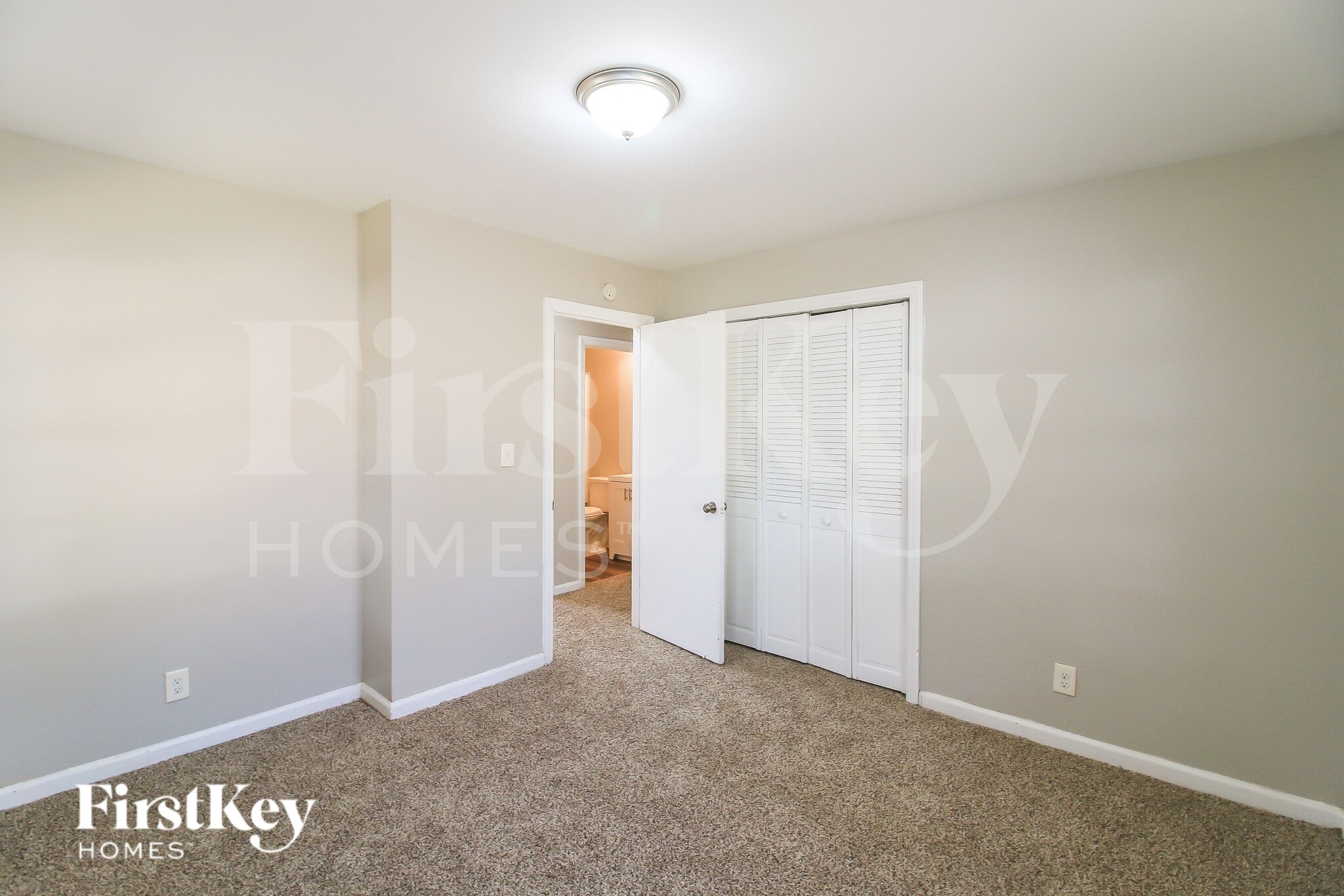 Building Photo - 2672 Lilac Dr