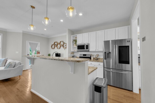 Building Photo - 503 Village Loop Dr