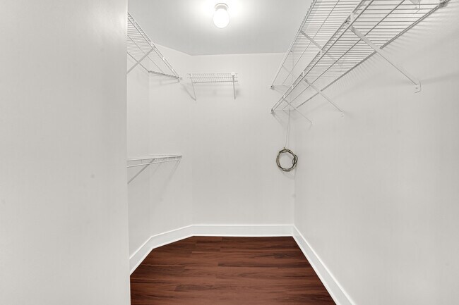 Building Photo - 133 White Branch Ct N